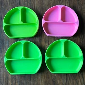 4 toddler baby plates: 2 Silikong plates and 2 bumkins plates